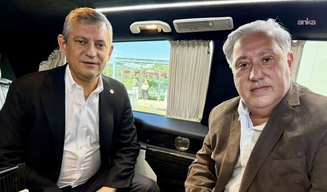 Özgür Özel'den Siyasette Kartları Yeniden Karma Hamlesi: Mansur Yavaş'ın Adaylığı Çok Önemli Bir Seçenek