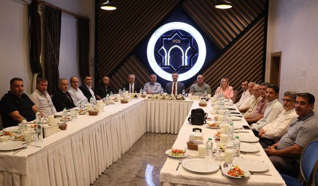 Battalgazi'de Yerel Yönetim Ve Muhtarlar El Ele: Çözüm Toplantılarının İlki Kaymakam Kundakcı Katılımıyla Yapıldı