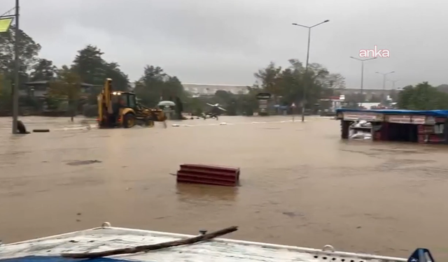 İstanbul Valiliği Bilanço Açıkladı: Şiddetli Yağış Bilançosu Ağırlaştı