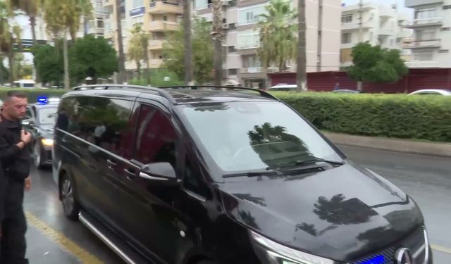 Kılıçdaroğlu'ndan Mersin'e Çıkarma: Vahap Seçer ve Başkanların Gözaltına Alınmasına Tepki