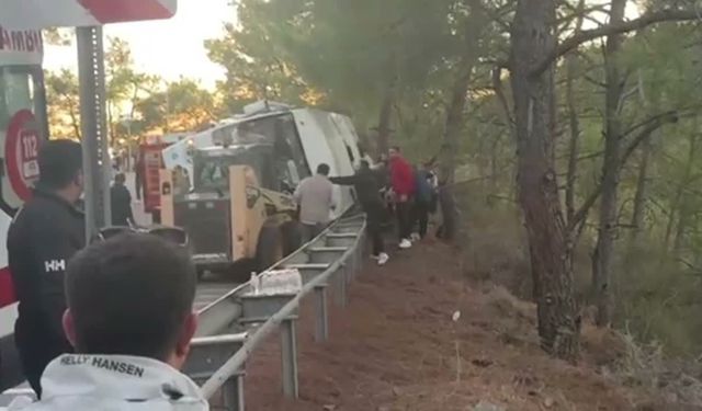 Marmaris’te Personel Servisi Devrildi: 14 Yaralı!