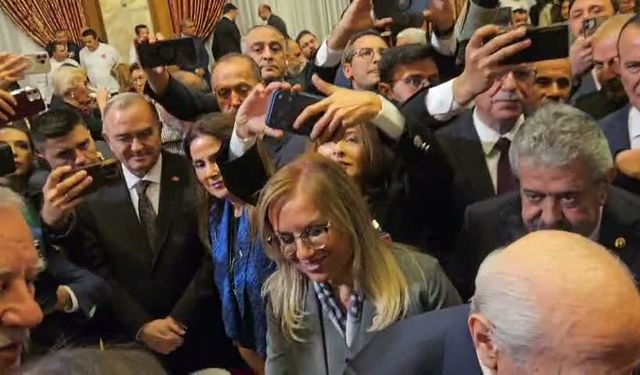 Meclis Resepsiyonunda Sürpriz Temas: Bahçeli'den DEM Parti Heyetine 'Selam Söyleyin' Mesajı