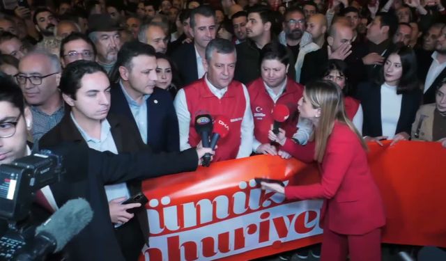 Özgür Özel Kadıköy'de Konuştu: "Atatürk'ün Emaneti Her Geçen Gün Daha Anlamlı"