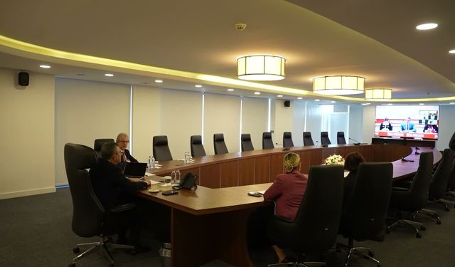 Özgür Özel, Pedro Sanchez başkanlığındaki Sosyalist Enternasyonal toplantısına katıldı