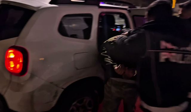 Yüksekova'da Arı Kovanlı Uyuşturucu Sevkiyatı Polise Takıldı: 91,1 Kilo Ele Geçirildi