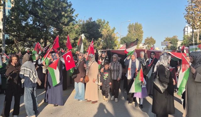 Malatya’da Yüzlerce Kişi Filistin İçin Yürüdü