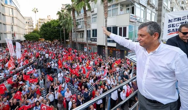 Özgür Özel Silifke'den seslendi: “O sandığa varacağız, o seçimi alacağız”