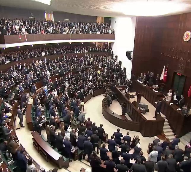 Erdoğan’dan CHP’deki kriz için sert sözler: “Saatli bombaya dönüşen bu kriz aşılmalı”