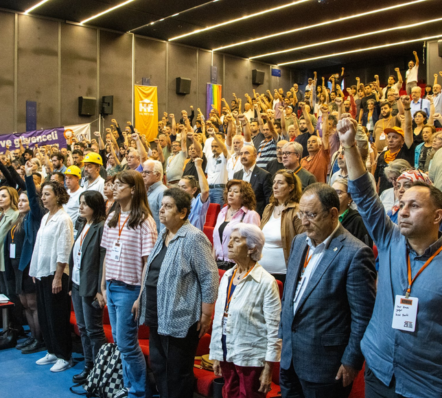 Halkevleri’nde deprem: CHP’li Orhan Sarıbal oy birliğiyle ihraç edildi!
