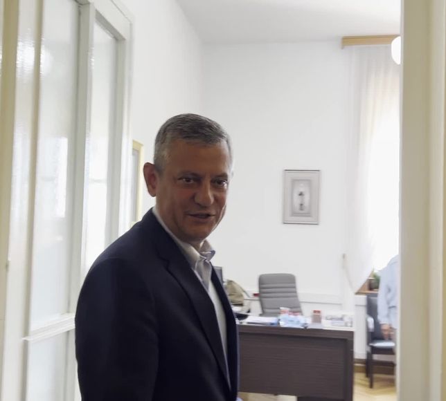 Özgür Özel MYK'sını topladı, grup kararı açıklanacak