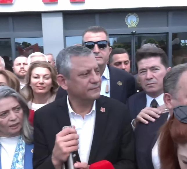 Özgür Özel Trabzon'da meydan okudu: "Erdoğan'ın oyun planlarını arkamızda bıraktık, iktidara yürüyoruz!"