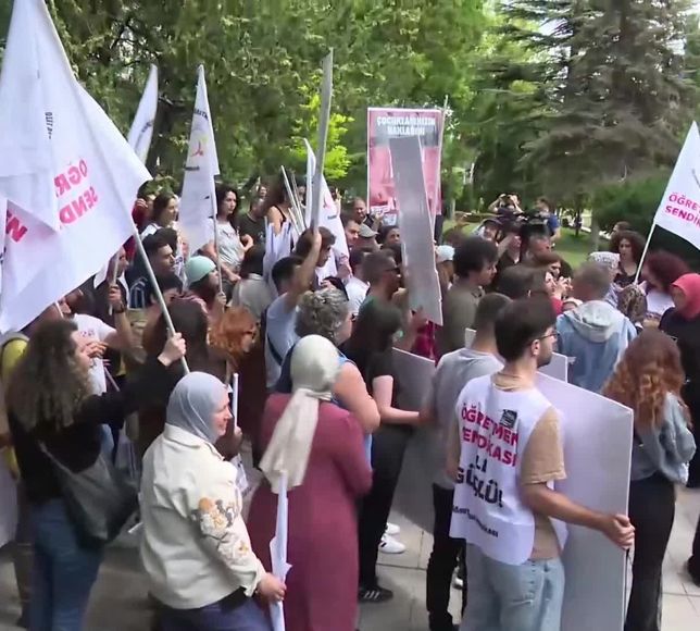 TBMM Önünde Öğretmenlere Sert Müdahale: Ters Kelepçeli Gözaltılar Var!
