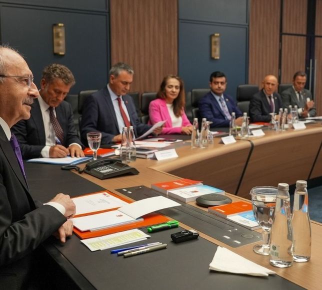 CHP'de Kritik Gün: Kılıçdaroğlu Başkanlığında MYK ve PM Peş Peşe Toplanıyor!