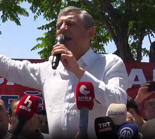 Özgür Özel’den Gaziantep’te Tarihi Rest: "Atatürk’ün Partisini Kimseye Batırtmam, Bir Çare Buluruz!"