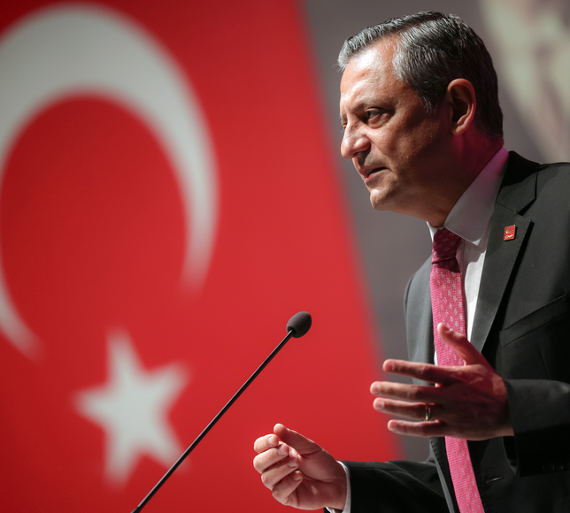 Özgür Özel FT'den Batı'ya seslendi: "Baskıyı istikrarla karıştırmayın, Türkiye'deki bu durum tüm NATO'yu vurur!"