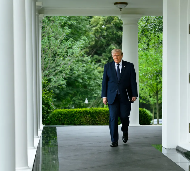 Trump dünyayı ayağa kaldırdı: Hürmüz Boğazı'nda abluka başladı, yüzde 20 vergi kesilecek!