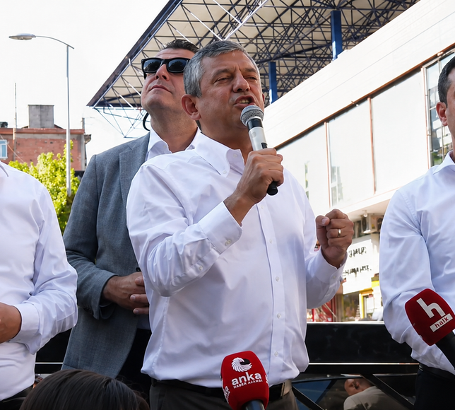Özgür Özel'den Yargıtay Mesajı: "Ya Partimizi Geri Alacağız Ya da Yeni Bir Yol Açacağız"