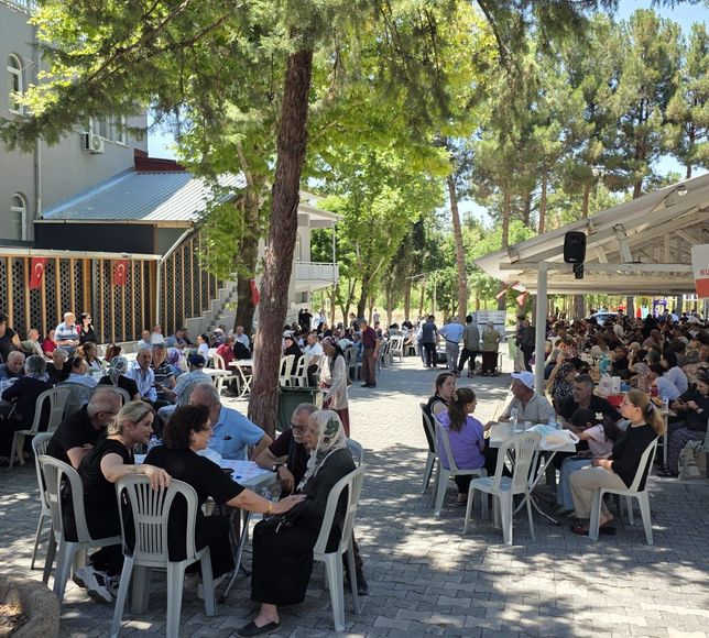 Kerbela Sırrı Malatya'da Aşure Lokmasıyla Can Buldu: "Bugün Kimse Yezid'i Hatırlamaz!"
