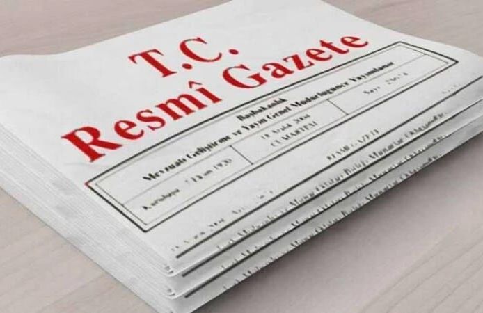 Gece Yarısı Kararnamesiyle Dev Operasyon! Çok Sayıda Kritik İsim Görevden Alındı, Listede Dev Şirketler ve Büyükelçiler