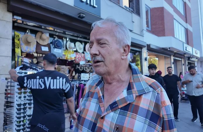 Cebindeki Son 30 Lirayı Gösterdi: "Zaten Emekliler Ölsün Diyorlar!"