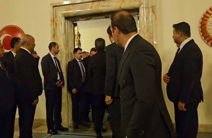 TBMM'de Çerçeve Yasa Mesaisi Bitti: MHP Lideri Devlet Bahçeli'den Flaş "Hayırlı Olsun" Mesajı!
