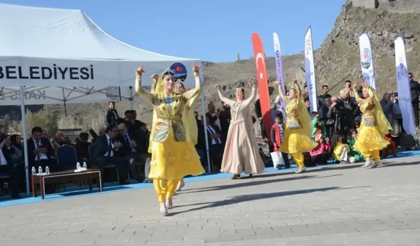 Aşık Şenlik Kars Uluslararası Aşıklar Bayramı'na Coşkulu Başlangıç