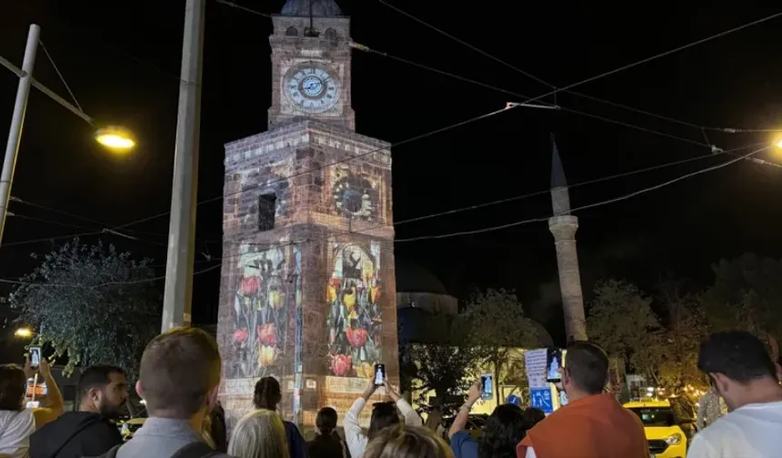 Antalya Kültür Yolu Festivali'nde "Zamanın Hüneri" tarihi Saat Kulesi'ne yansıtıldı