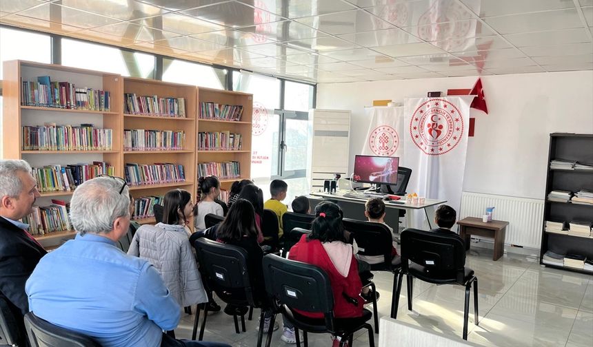 Kale'de öğrencilere yönelik sinema gösterisi düzenlendi