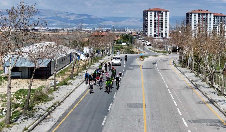Yeşilyurt'ta bisiklet turu düzenlendi