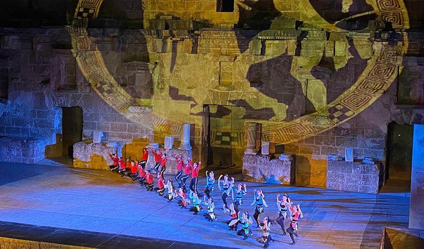 "Anadolu Ateşi" Aspendos'ta izleyiciyle buluştu