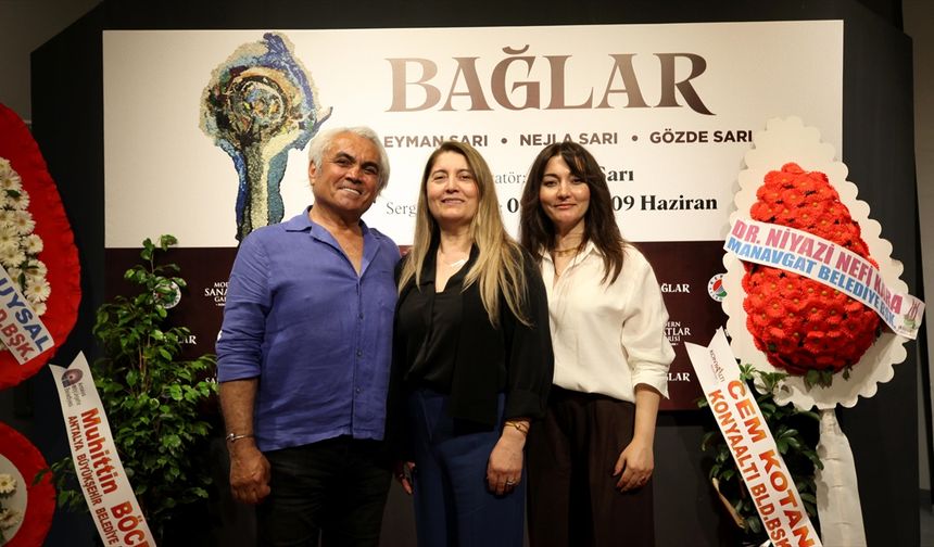 Antalya'nın "sanatçı ailesi" sevgiden doğan eserlerini sergide buluşturuyor