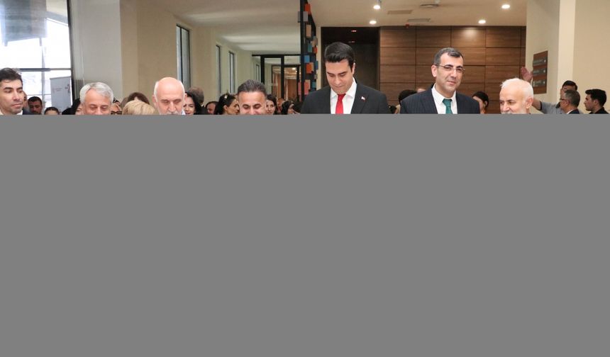 Erzurum'da 3 bin yıl önce bölgede yaşam mücadelesini anlatan 144 eser ilk kez sergilendi