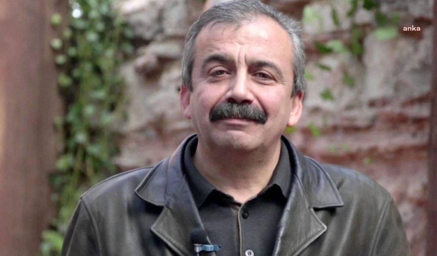 Çok sayıda siyasetçi ve sanatçı, taziye için hastaneye geldi