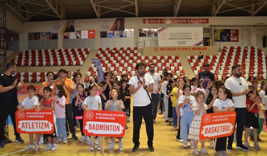 Muş ve Bitlis'te GSB Spor Okulları törenle açıldı