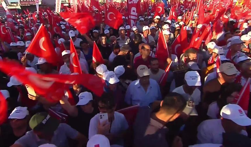 Özgür Özel: ''AK Parti iktidarına da Recep Tayyip Erdoğan'a da yazıklar olsun''