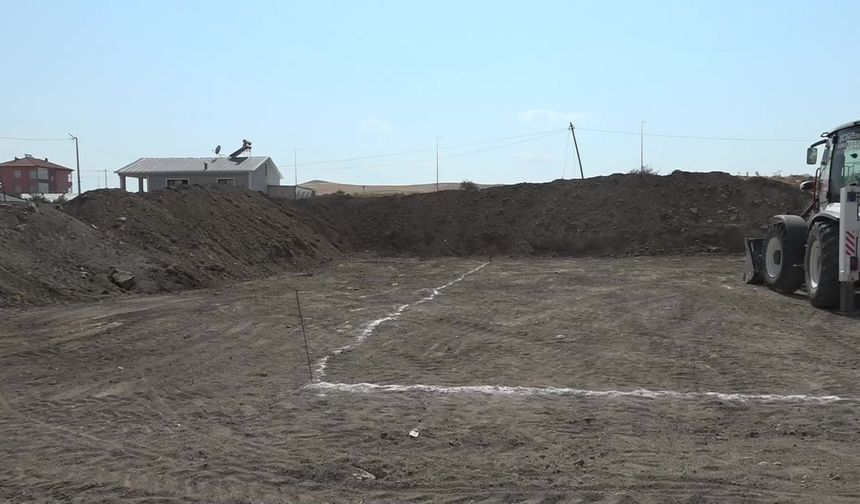 Malatyalı gençlerin Cenevre’de başlattığı projeyle Arguvan’a etüt merkezi temeli atıldı: “Kardeşlik toprağına tohum ekiyorlar”