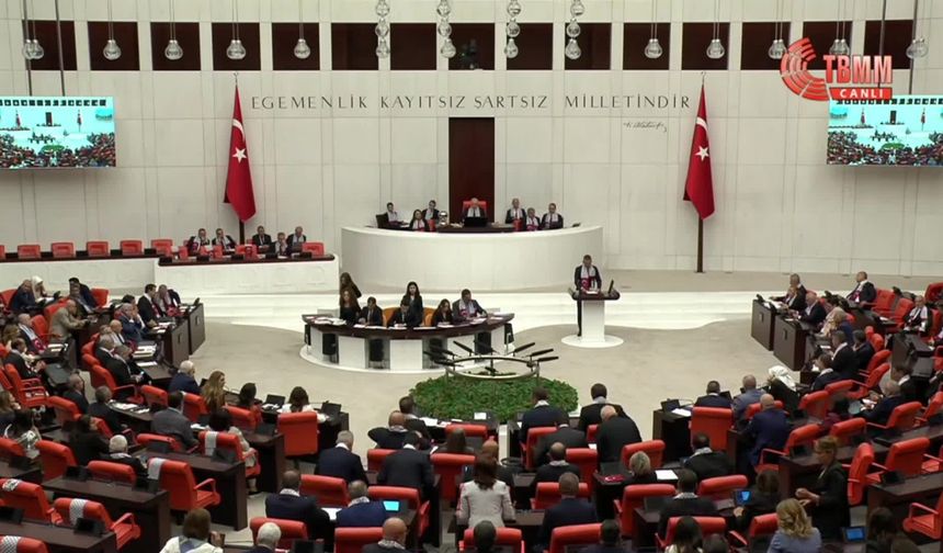 Özgür Özel: Netanyahu'ya ‘savaş kahramanı’ dediği için Trump’ı kınamayı teklif ediyoruz. Var mısınız?