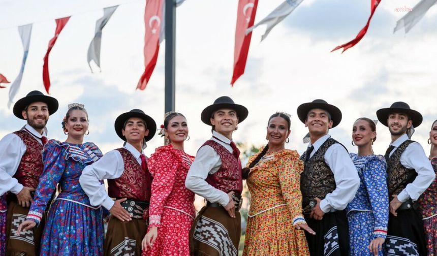 Uluslararası halk dansları: Silivri’de renkli görüntülere sahne oldu