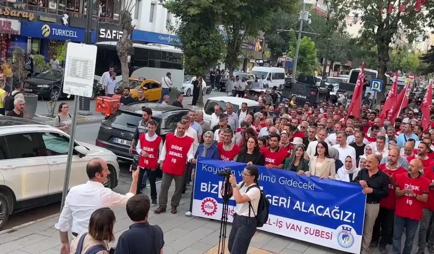 Van'da işten çıkarılan işçilerin eylemi 9'uncu gününde sürüyor