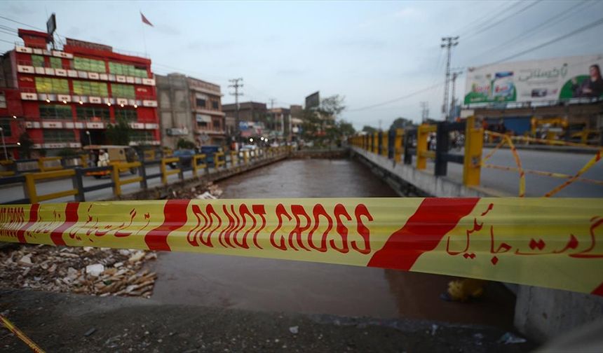 Pakistan'ın Sindh eyaletinde sel tehdidi nedeniyle 110 bin kişi tahliye edildi