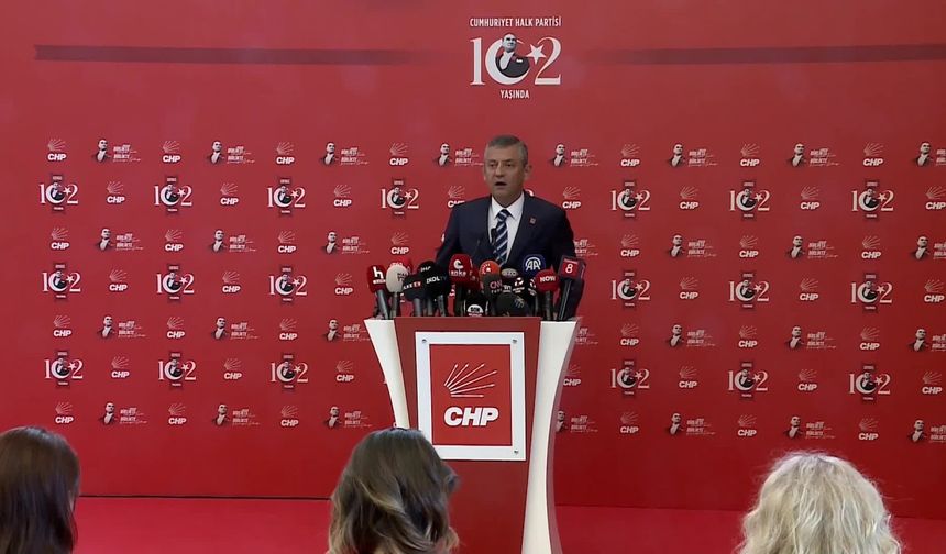 Özgür Özel: "Tarih CHP'nin sırtına aynı yükü yükledi"