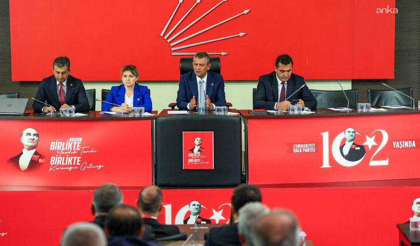 Özgür Özel, il başkanları toplantısına başkanlık etti