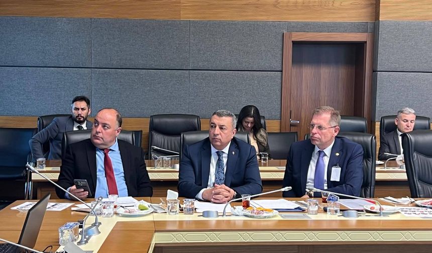 Malatya’da don felaketi sonrası kayısı üreticisine 6,9 milyar lira destek
