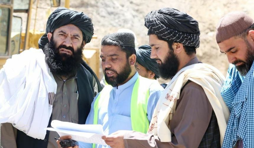 Afganistan-Pakistan Sınırında Çatışma: 60’tan Fazla Asker Hayatını Kaybetti