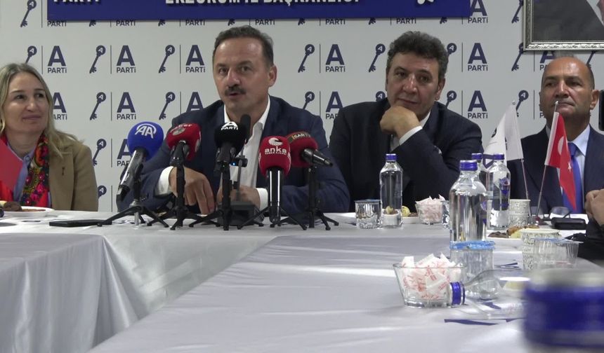 Ağıralioğlu Erzurum’da: “Bir tane kurucu önder var, o da Atatürk”
