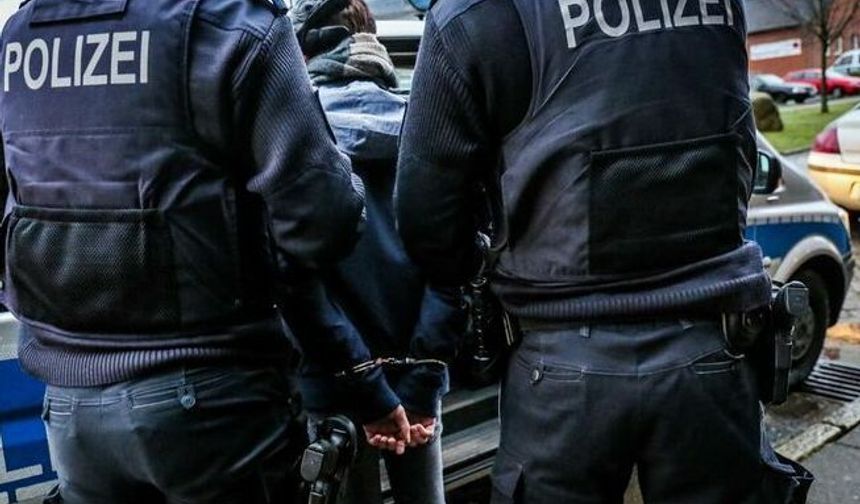 Almanya’da 14 yaşındaki Suriyeli çocuk 200 farklı suçtan tutuklandı