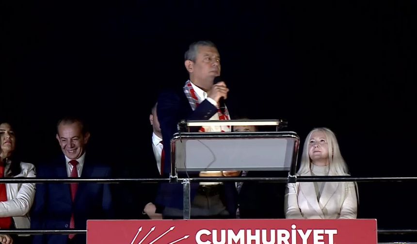 Özgür Özel Bolu mitinginde: “Muhalefet cephe değil, Türkiye’nin demokrasisi”