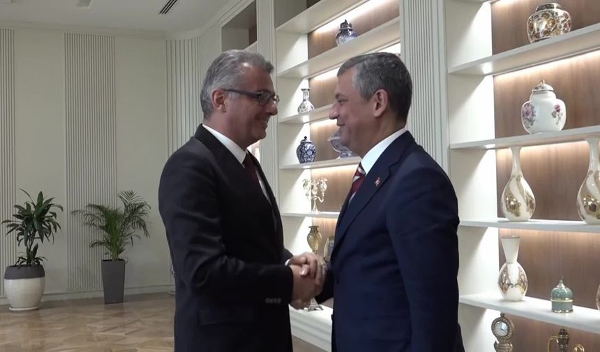 Özgür Özel, KKTC Cumhurbaşkanı Tufan Erhürman ile Lefkoşa’da Görüştü