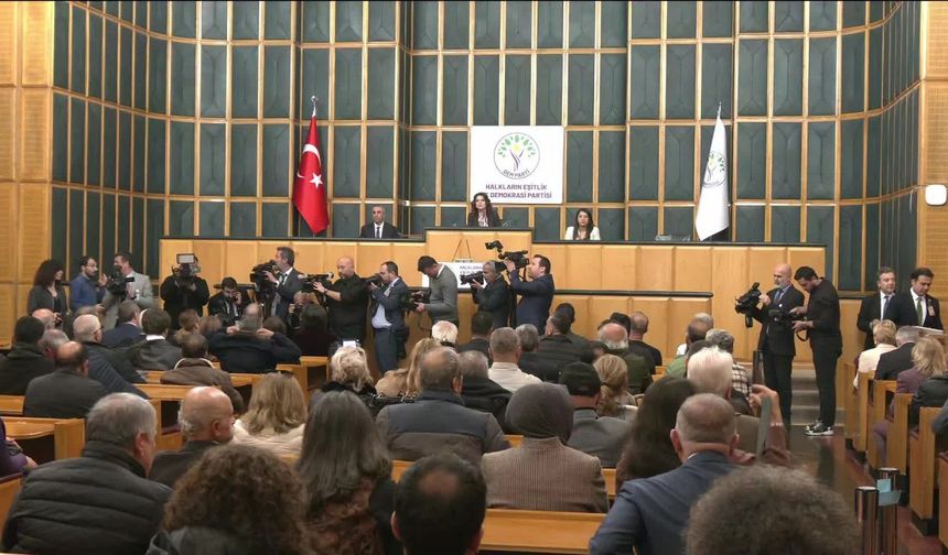 Bakırhan’dan Özel’e Sert Tepki: “Bir Halkı Sendromla İtham Etmek Demokratik Siyaset Değildir”