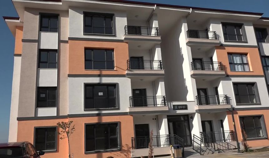 Malatya Kale'de vatandaşlardan TOKİ tepkisi: “Tamamlanmadan teslim edildi, su yok, yönetim yok”